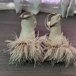 Kitty feather sandals